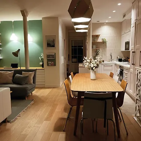 Charming Family Loft Near The Parc De Belleville Appartamento